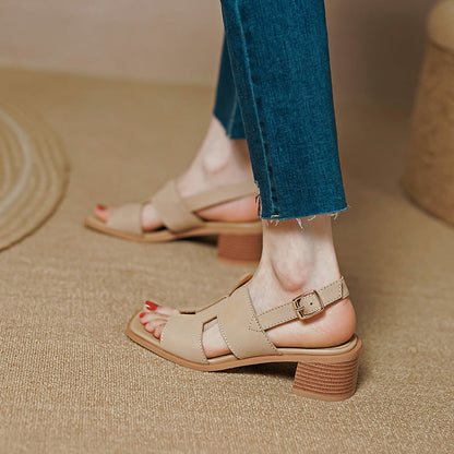 Sandalias elegantes de tacón grueso de Isabella Sol