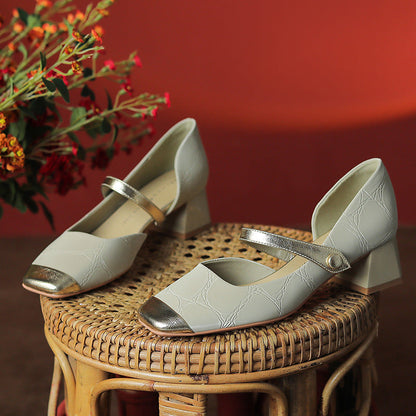 Zapatos de tacón medio con hebilla retro de Isabella Sol