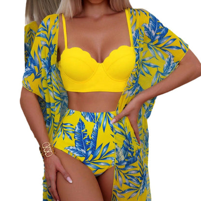 Bikini de talle alto con estampado de hojas de arce vibrantes de Isabella Sol.