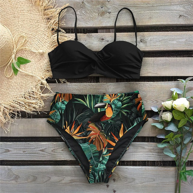 Bikini floral de talle alto de Isabella Sol