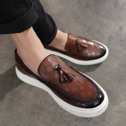 Mocasines sin cordones con borlas para hombre de Isabella Sol, versátiles y cómodos.