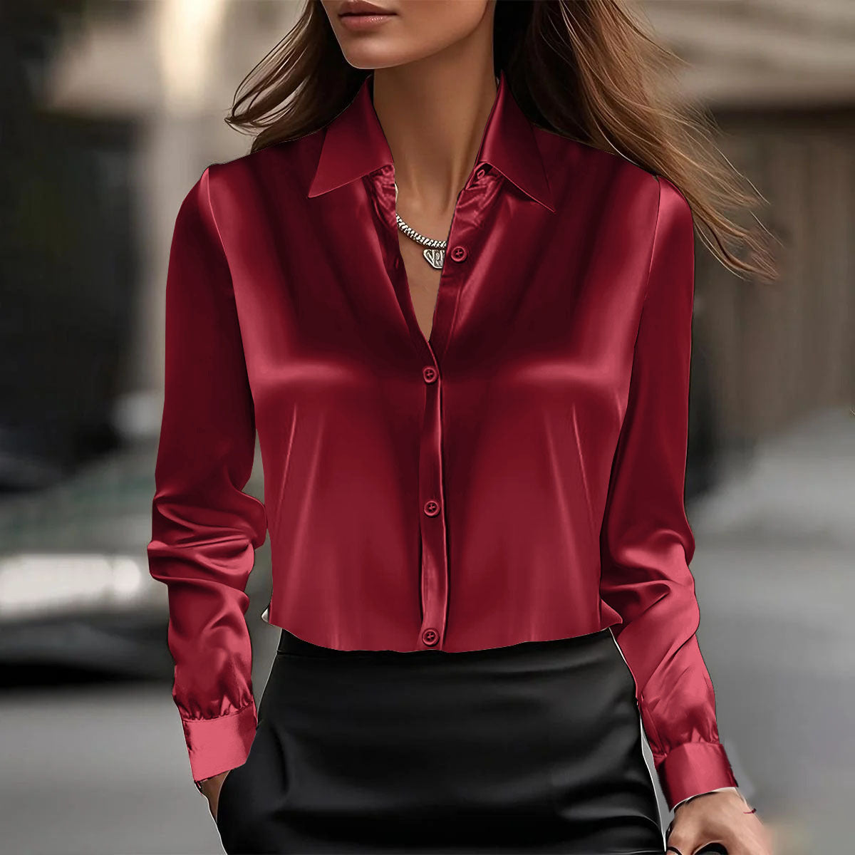 Elegante top de satén con cuello acampanado de Isabella Sol.