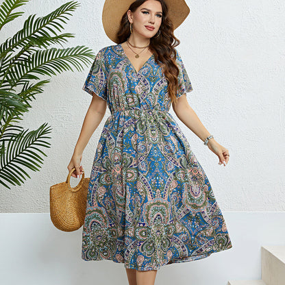Vestido de verano con escote en V y estampado retro de Isabella Sol