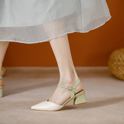 Elegantes zapatos de tacón ancho de Isabella Sol