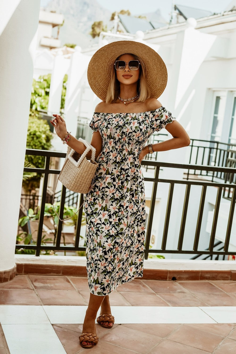 Vestido de verano estampado estilo boho con hombros descubiertos de Isabella Sol