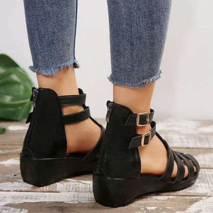 Elegantes sandalias de cuña caladas de Isabella Sol