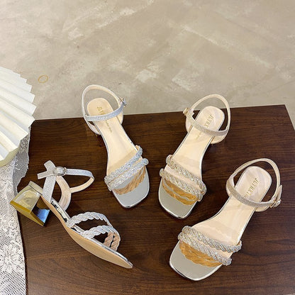 Elegantes sandalias de tacón de Isabella Sol inspiradas en Pinterest.