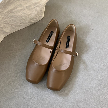 Elegantes zapatos Mary Jane de tacón bajo de Isabella Sol para el día a día.