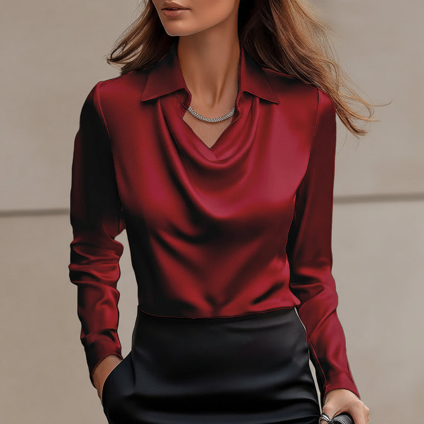 Elegante top de satén con cuello acampanado de Isabella Sol.