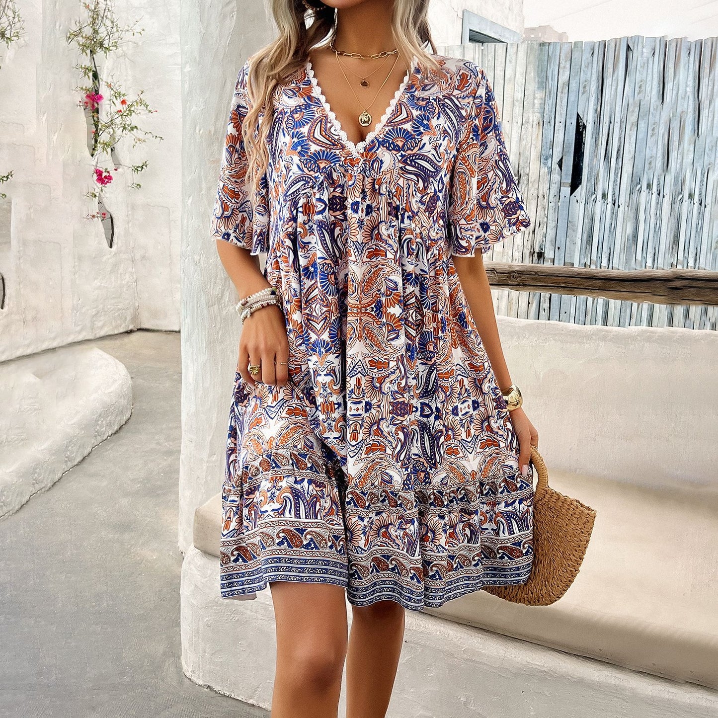 Vestido bohemio estampado con escote en V de Isabella Sol