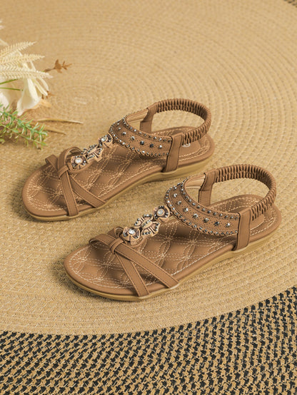 Elegantes sandalias planas con diamantes de Isabella Sol