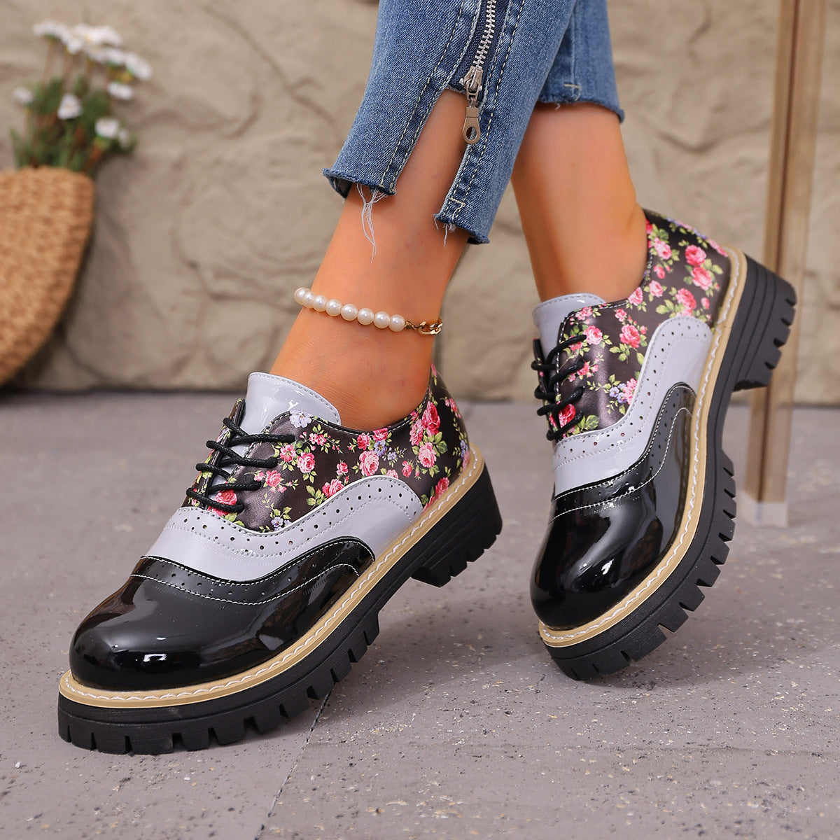 Zapatos casuales de talla grande con estampado floral elegante de Isabella Sol